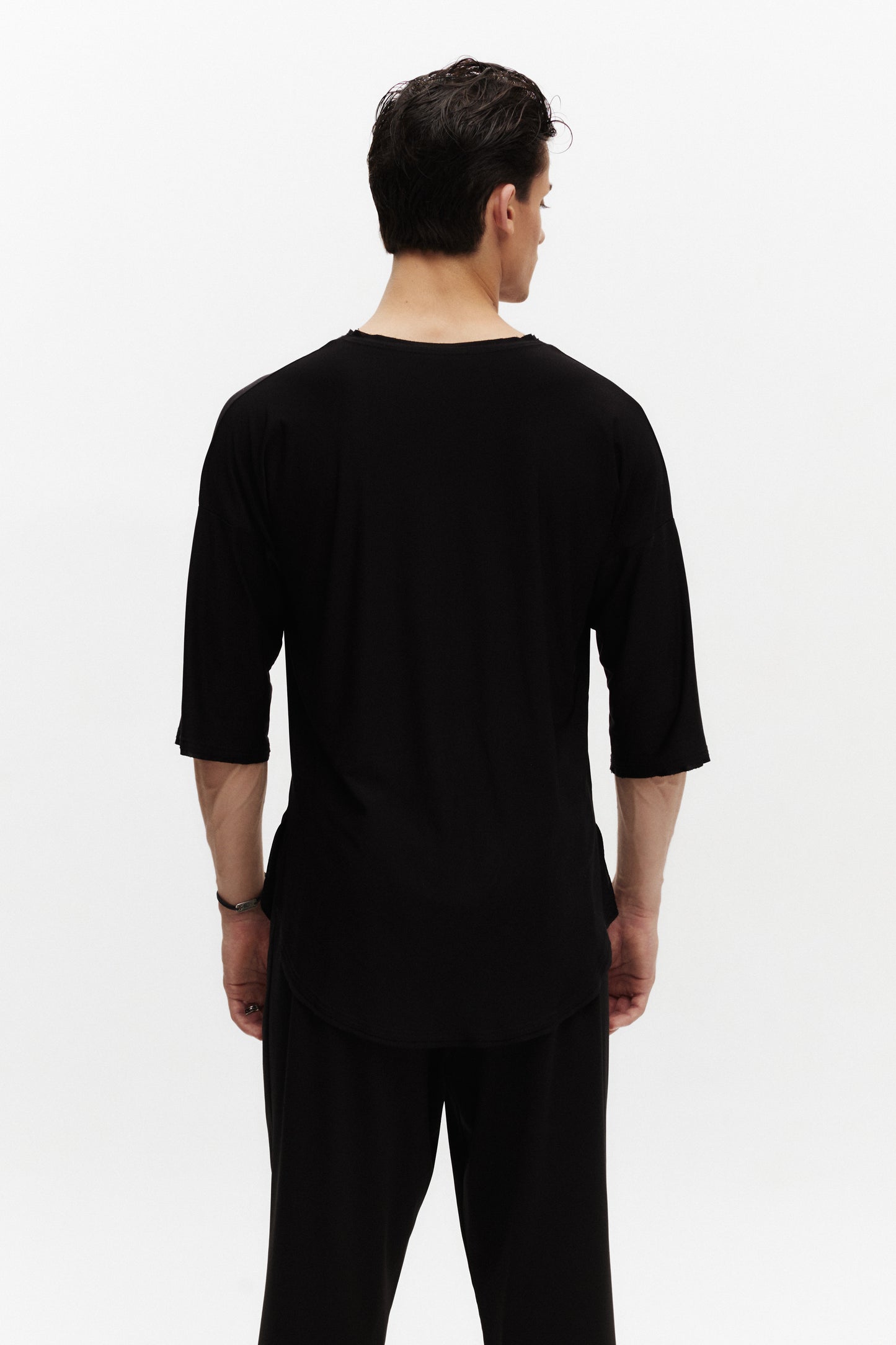 "BASIC" T-SHIRT